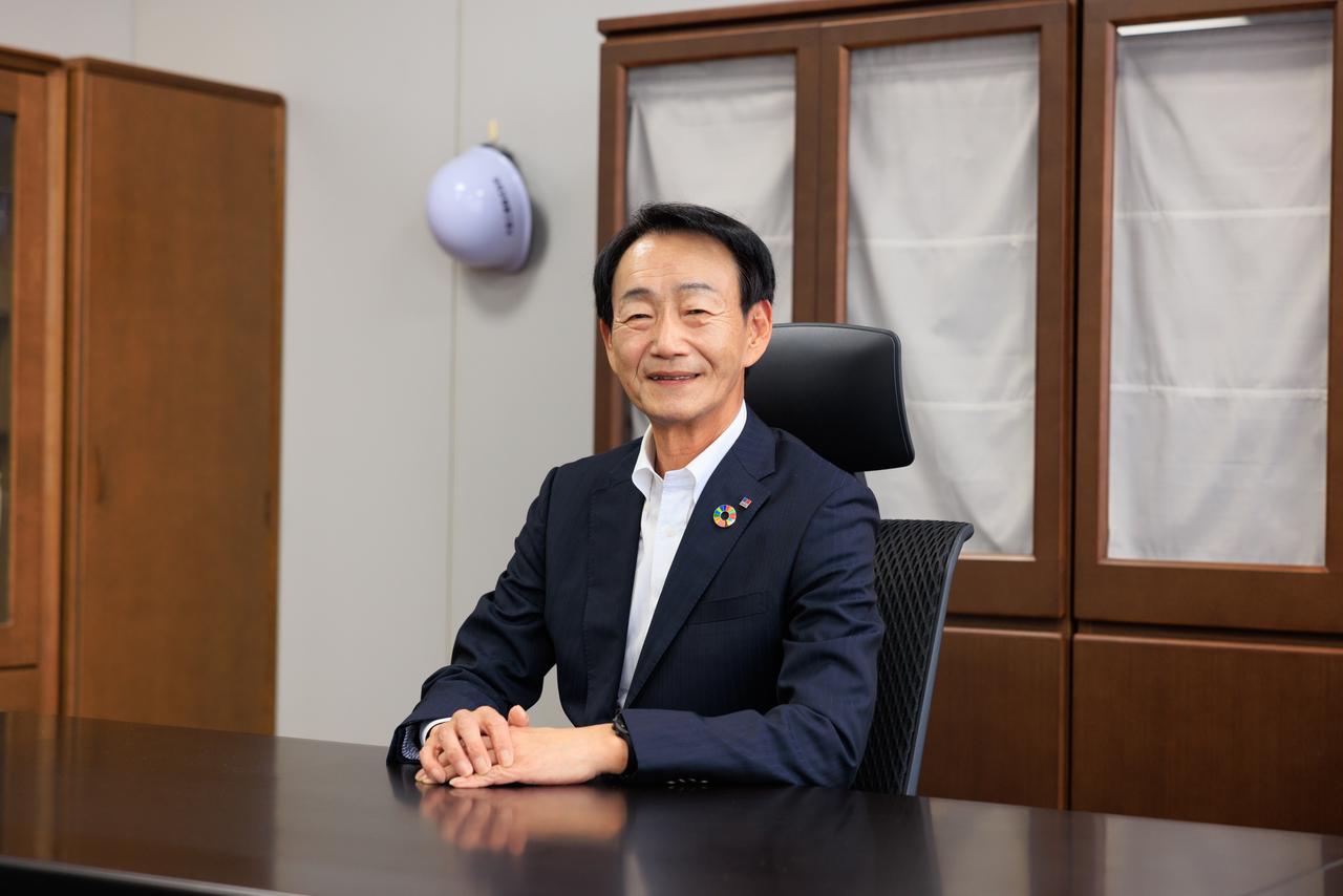 大倉工業、需要が堅調な大型TV向け広幅光学フィルム製造装置（G2ライン）の本格量産に向けて注力